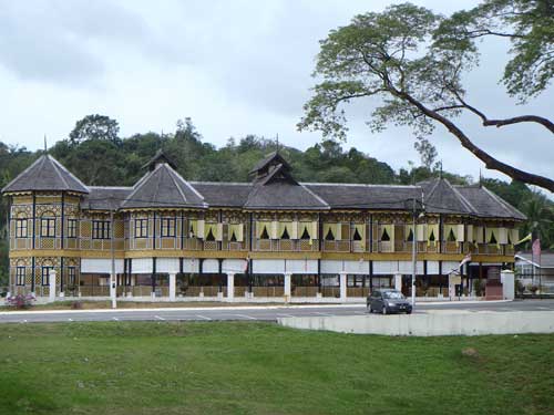 Istana Kenangan is also known as Istana Lembah dan Istana Tepas
