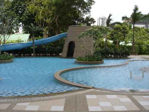The swimming pool of The Cove